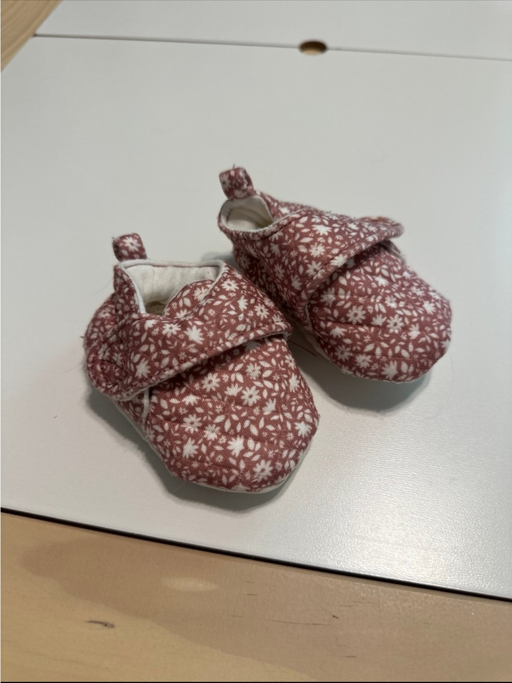 Carter’s Pink Floral Baby Crib Shoes 3-6m